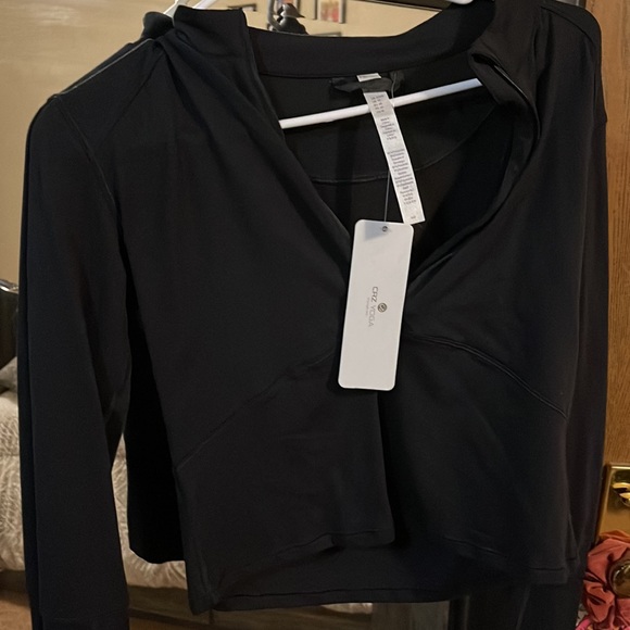 Crop half zip workout top - Picture 3 of 3